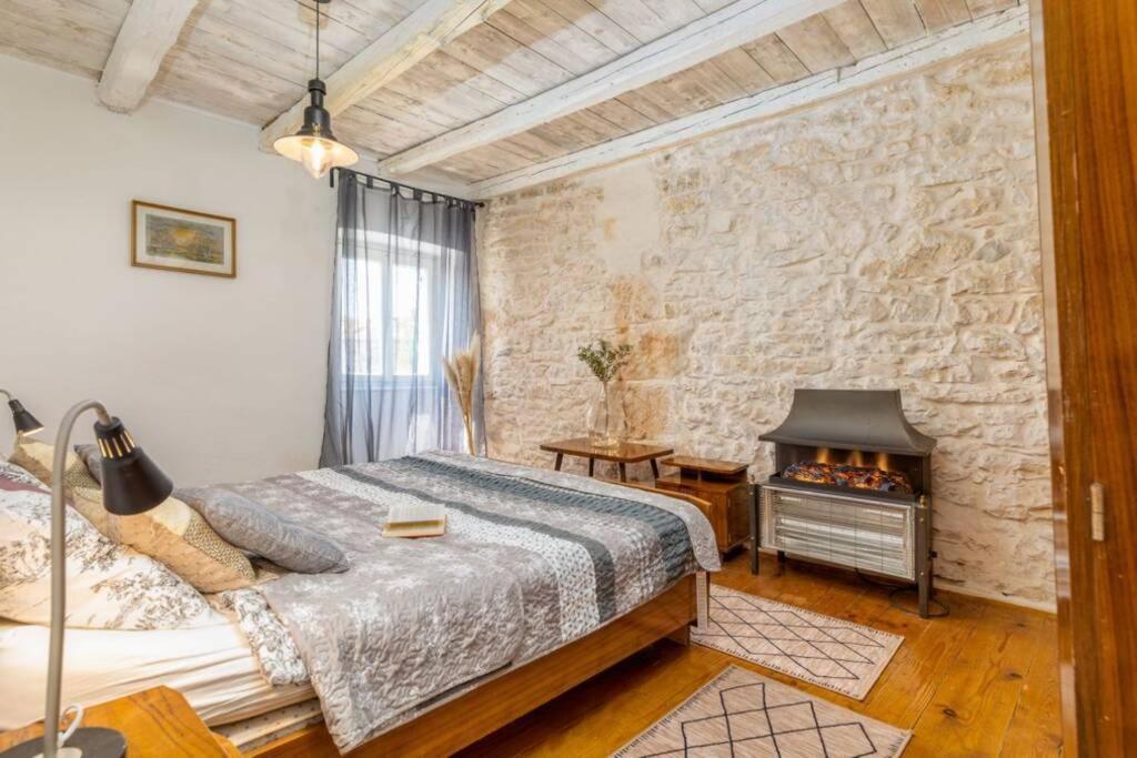 Casa Di Pietra Matelici Villa Divsici Ngoại thất bức ảnh